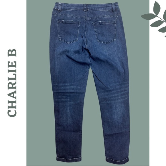 🛍️3/$40 Charlie B Skinny Blue Jeans Distressed
Pockets Whiskering Size 6 - Picture 2 of 7